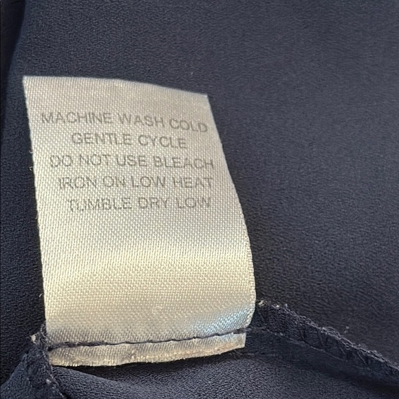 Violet + Claire XL Navy Sheer Sleeveless V-Neck Women's Top - Picture 8 of 8
